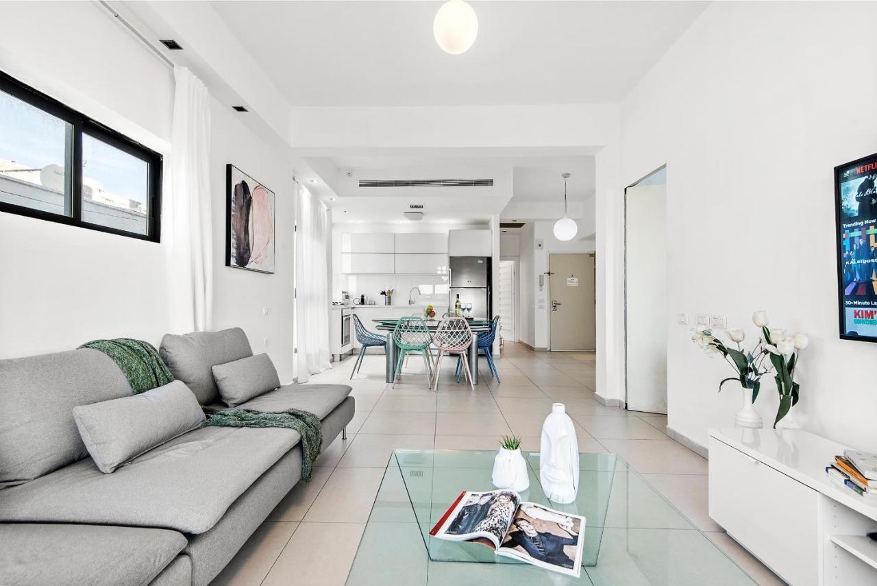 תל אביב Glorious Renovated Apartment On Top Of The Beach מראה חיצוני תמונה