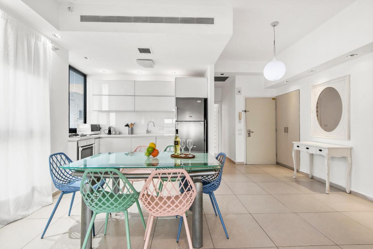 תל אביב Glorious Renovated Apartment On Top Of The Beach מראה חיצוני תמונה