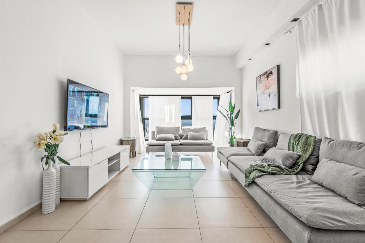 תל אביב Glorious Renovated Apartment On Top Of The Beach מראה חיצוני תמונה