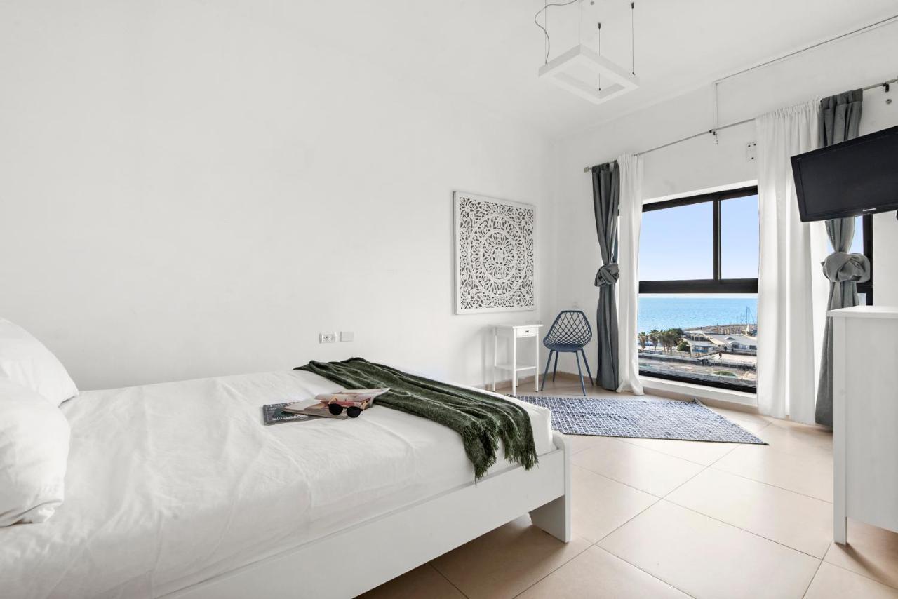תל אביב Glorious Renovated Apartment On Top Of The Beach מראה חיצוני תמונה